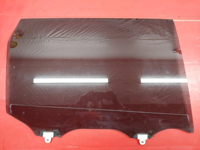 Скло заднє праве 823005HA0A NISSAN