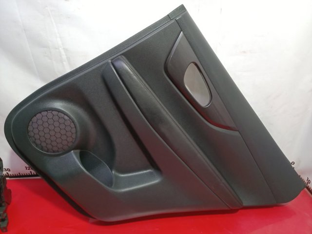 Дверна карта, права, задня 829005HK0A NISSAN