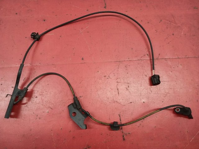 Датчик АБС (ABC) передній, правий 895420R010 TOYOTA