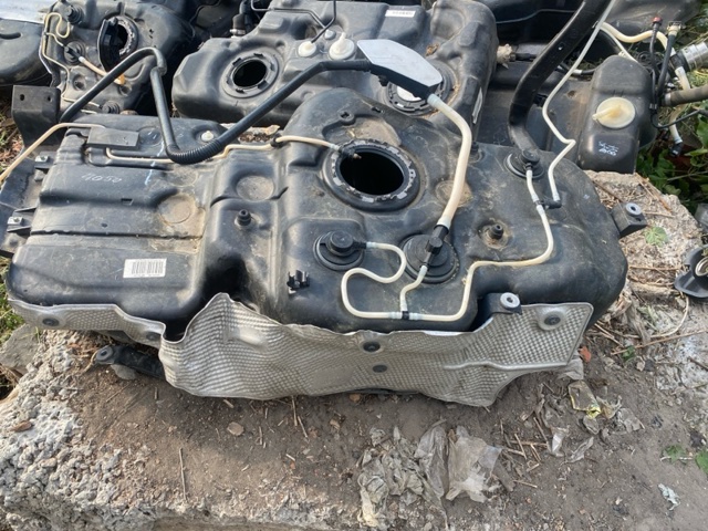 Бак паливний 8R0201060AP VAG