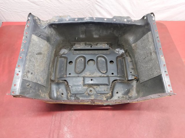Деталі мотовідсіка задка кузова 8R0802215 VAG