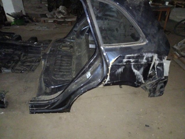 Боковина кузова ліва 8R0809837 VAG