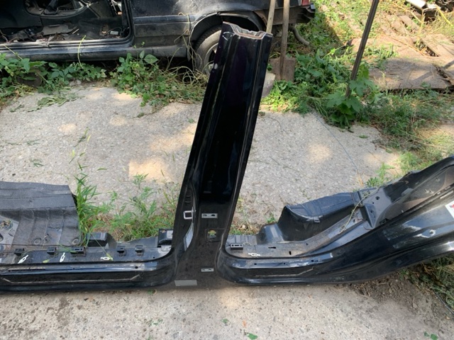 Ремчастина кузова ліва 8R0809839A VAG