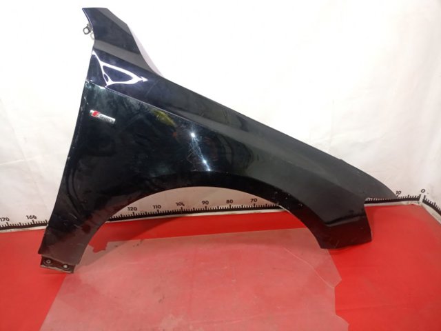 Ліве переднє крило 8R0821105A VAG