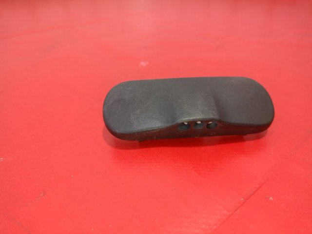 Форсунка омивача скла лобового, права 8R0955988B VAG