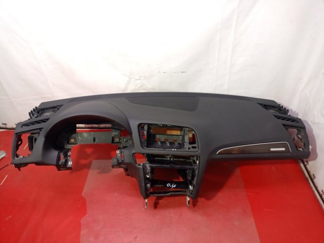 Приладова панель 8R1857003G24A VAG