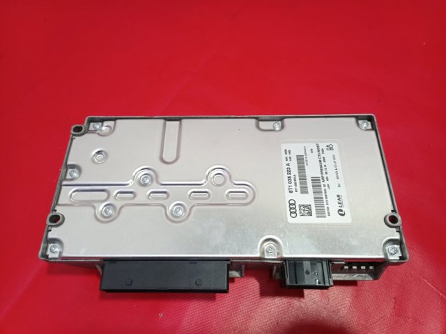 Підсилювач звуку аудіосистеми 8T1035223A VAG