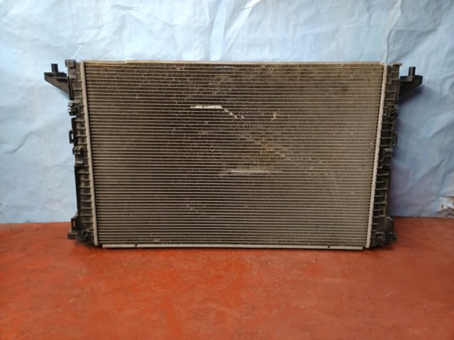 Радіатор охолодження 8W0121251AB VAG