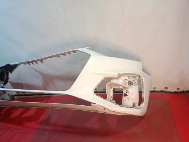 Бампер передній в зборі 8W0807065BE VAG