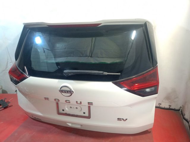 Двері багажника 9001A6RC0A NISSAN
