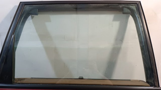 Вікно задніх дверей 95554261204 PORSCHE