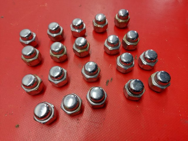 Гайка колеса B00237160B MAZDA