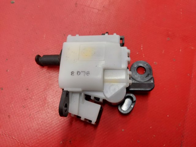 Замок відкривання лючка бензобаку BCJH56890D MAZDA