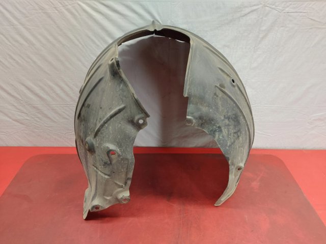 Підкрилок передній лівий BCKA56140 MAZDA
