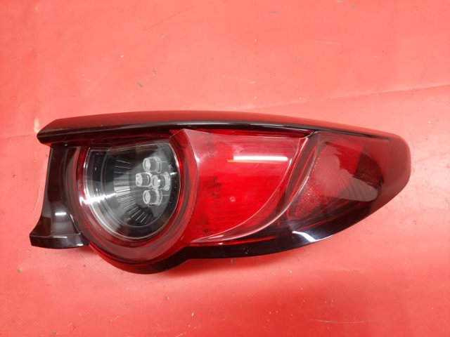 Задній правий зовнішній ліхтар BCKC51150 MAZDA