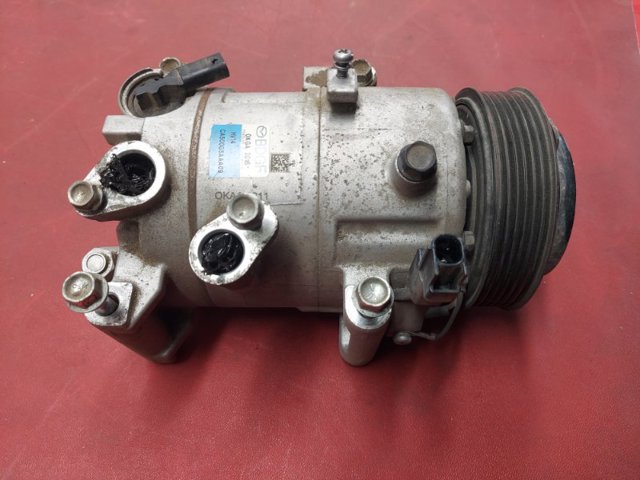Компресор кліматичної установки BDGF61450 MAZDA