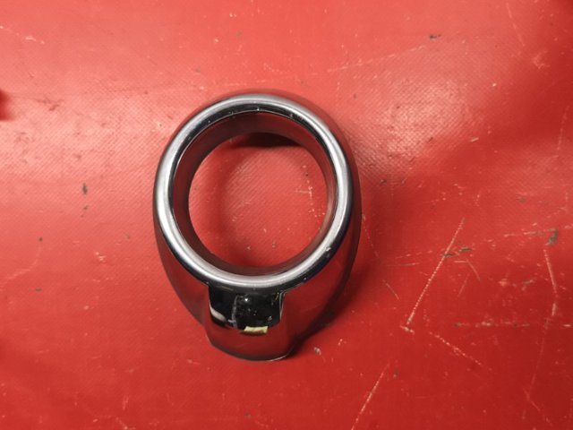 Ободок/окантовка фари протитуманной, правий BM5119952C FORD