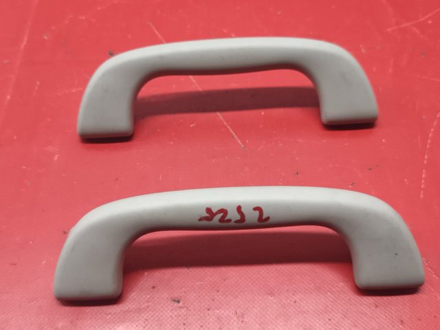 Поручні (тримачі) і гачок для одягу GAL169470C75 MAZDA