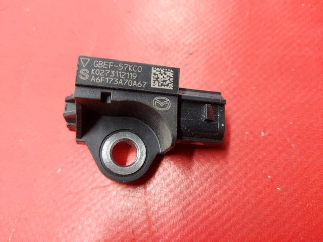 Датчик AIRBAG передній GBEF57KC0 MAZDA