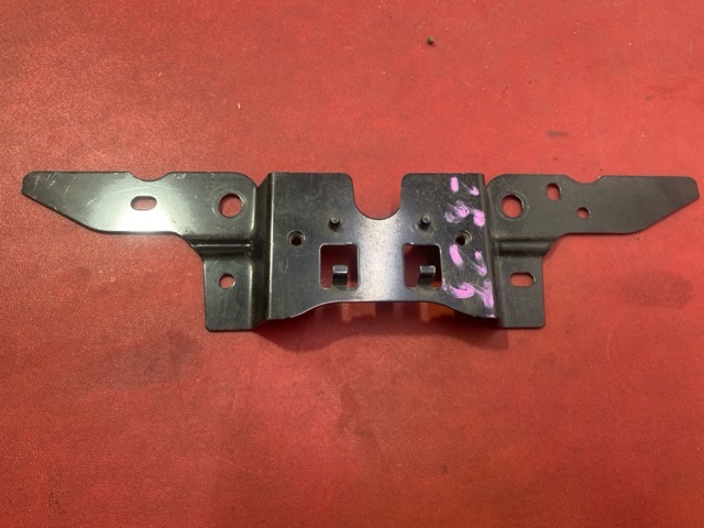 Кронштейн замку капоту KB7W5215Y MAZDA