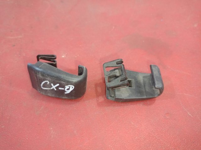 Фіксатор сонцезахисного козирка KD4569261B75 MAZDA