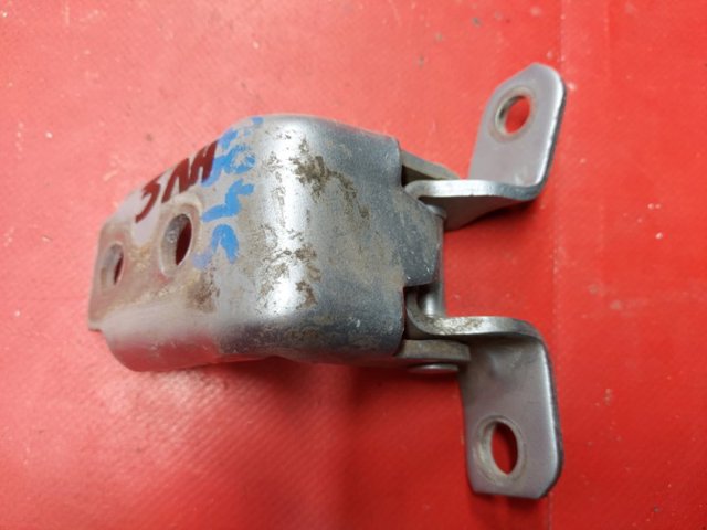 Петля заднтої двері, лівої KD5373240A MAZDA