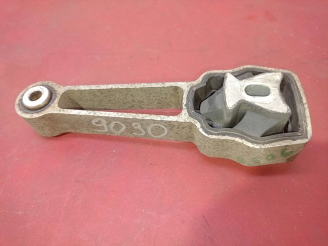 Подушка (опора) двигуна, верхня LR000597 LAND ROVER