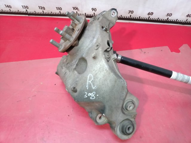 Цапфа поворотного кулака LR079583 LAND ROVER