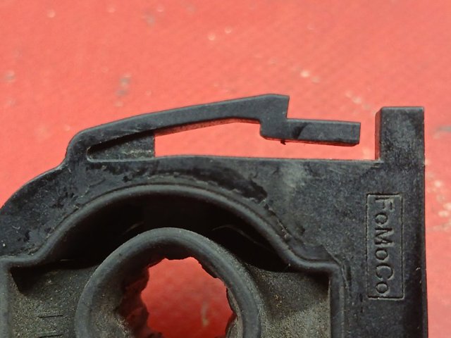 Подушка кріплення радіатора верхня LX6Z8125A FORD