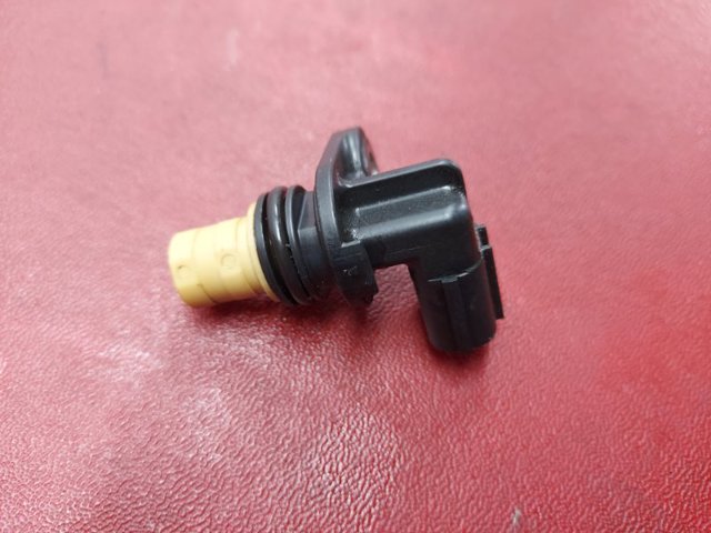 Датчик управління двигуном PE0118221 MAZDA