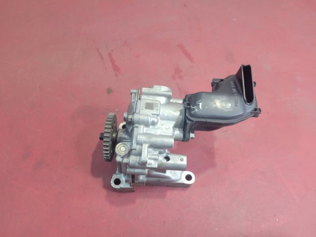 Масляний насос двигуна PY0114100 MAZDA