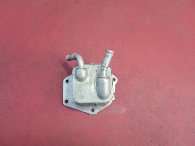 Радіатор масляний PY8W14700 MAZDA