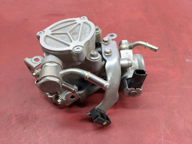 Насос вакуумний PYFA18G00A MAZDA