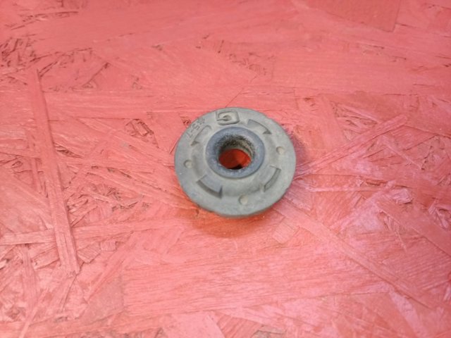Подушка радіатору нижня SH0115202B MAZDA
