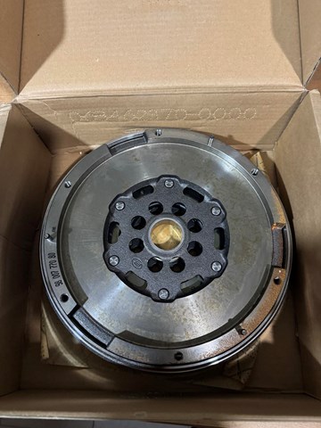Маховик із зубчастим ободом в зборі 9800777080 PEUGEOT