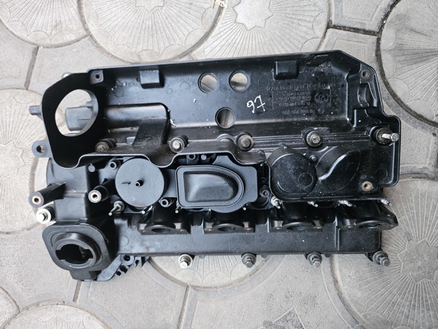 Кришка двигуна 11122249680 BMW