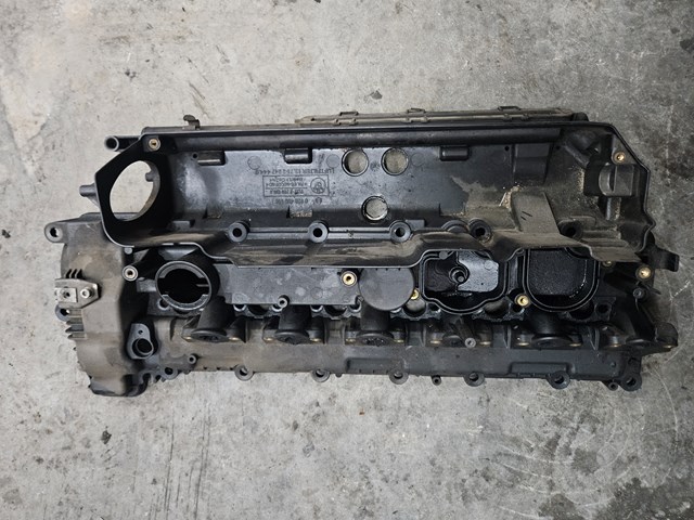 Кришка клапанів 11127799221 BMW