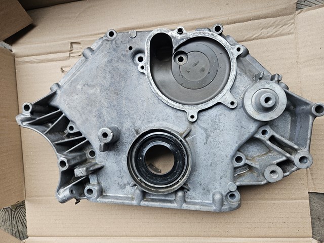 Кришка двигуна передня 11147540943 BMW