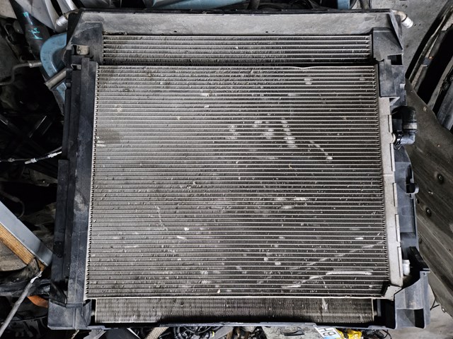 Радіатор охолодження 17117576273 BMW