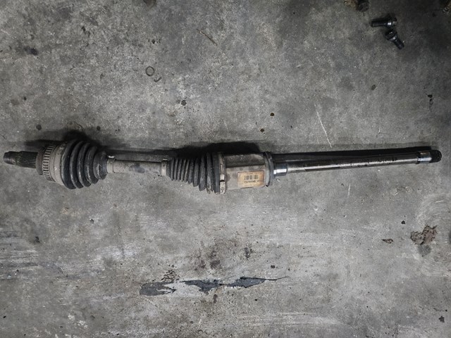 Привід правий 31607558950 BMW
