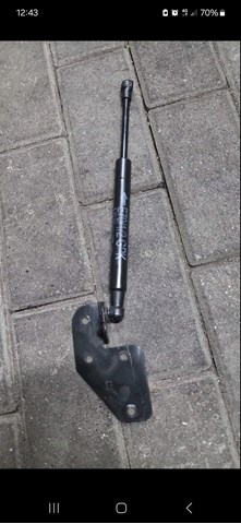 Амортизатор полиці багажника 51479149120 BMW