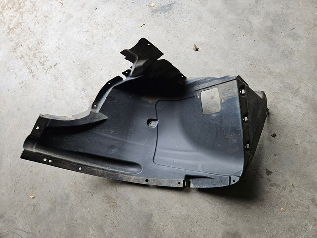 Підкрилок переднього крила, лівий передній 51717169411 BMW