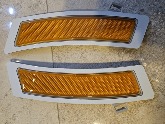 Габарит-показник повороту в бампері 63147274433 BMW