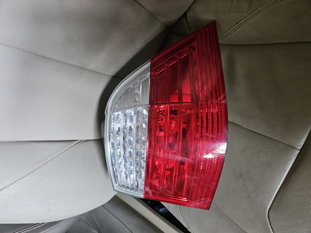 Фара задня права зовнішня 63217177694 BMW