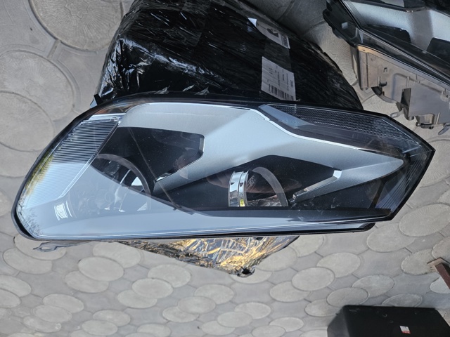 Фара дальнього світла в зборі 7P1941005 VAG
