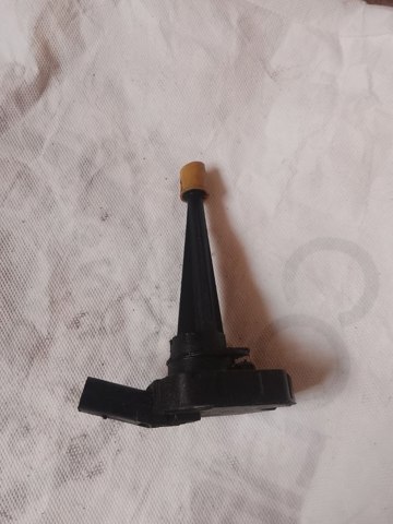 Датчик рівня масла двигуна 03L907660C VAG