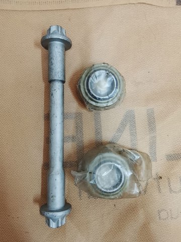 Сайлентблок заднього нижнього важеля 21401 FEBI