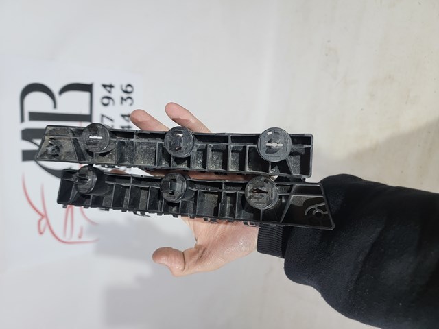 Кронштейн кріплення бампера переднього правий 622224CL0A NISSAN