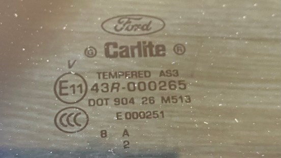 Скло багажного відсіку, праве BB5Z7829700C FORD