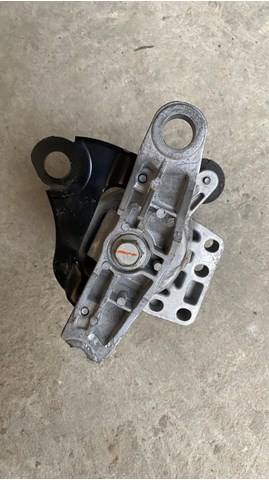 Права подушка двигуна DG9Z6038J FORD